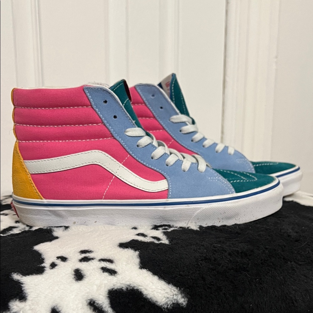 Like New: Vans Multicolor Hightop Sneakers Men’s 9/Women’s 10.5